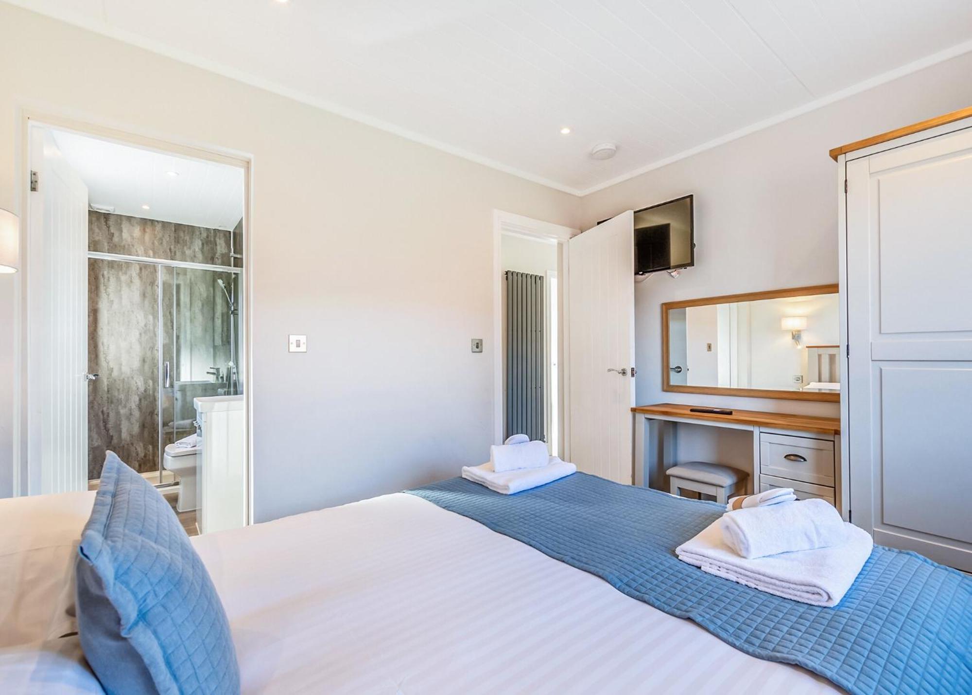 Waterside Hambleton Lakeside Lodges Poulton-le-Fylde Bagian luar foto