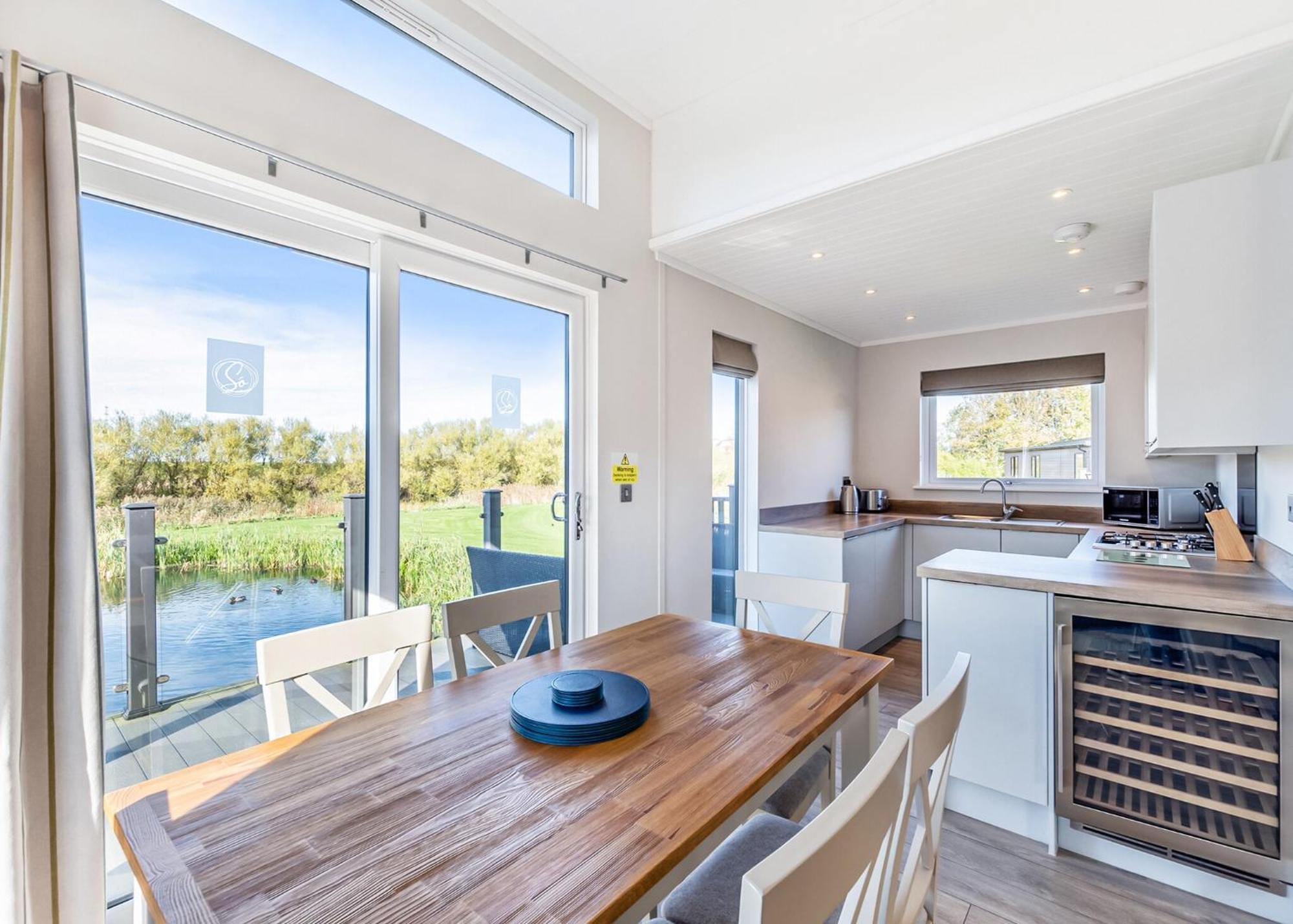 Waterside Hambleton Lakeside Lodges Poulton-le-Fylde Bagian luar foto