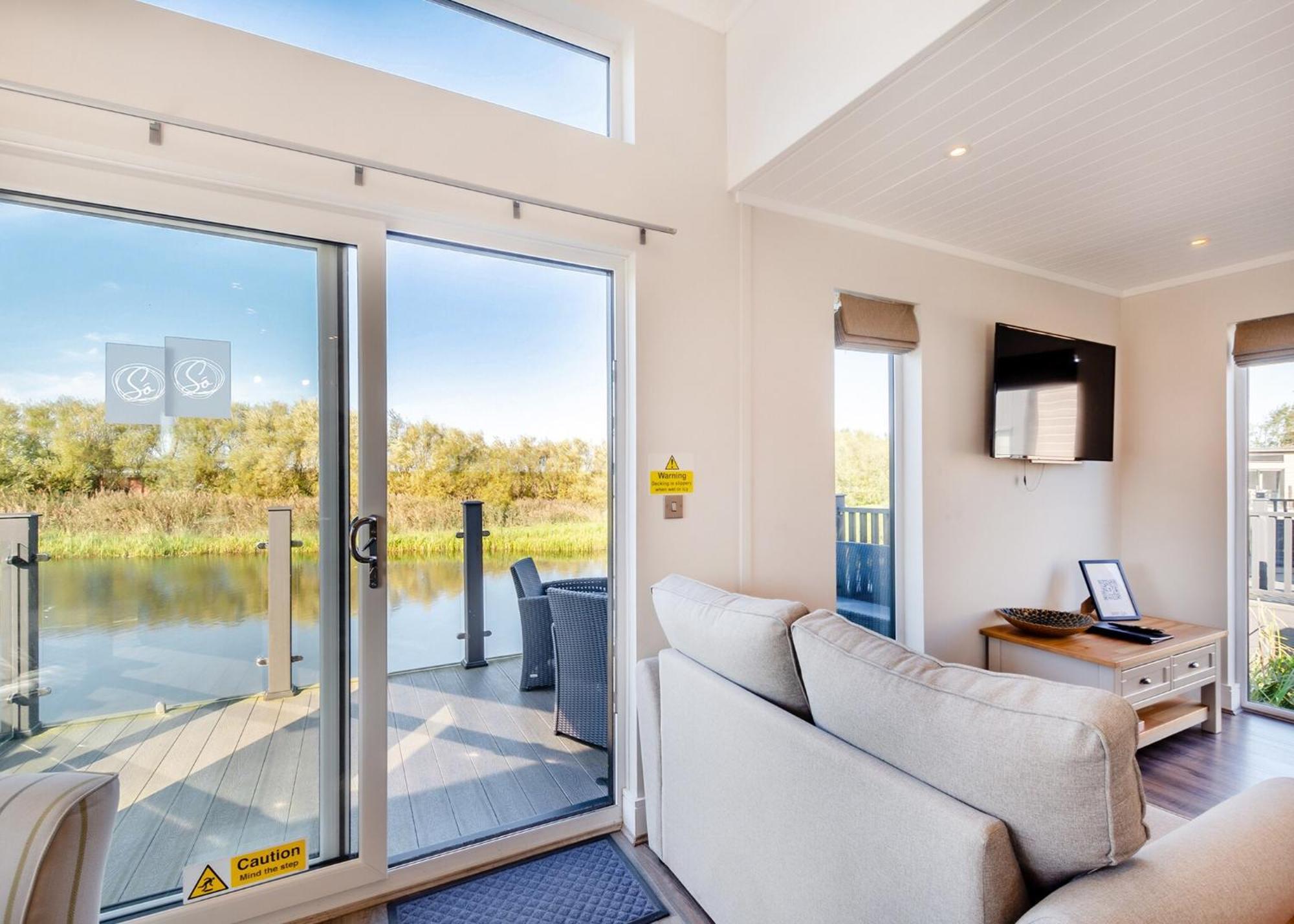 Waterside Hambleton Lakeside Lodges Poulton-le-Fylde Ruang foto